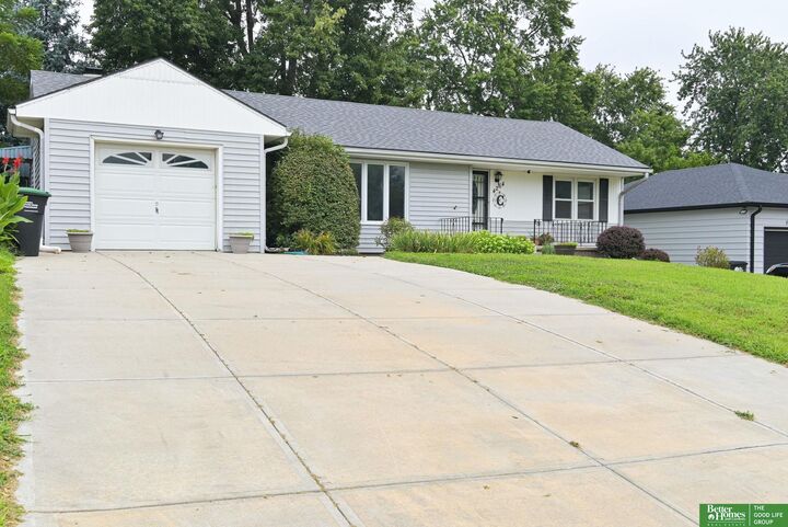 Property Photo: 4264 Drexel Street NE 68107