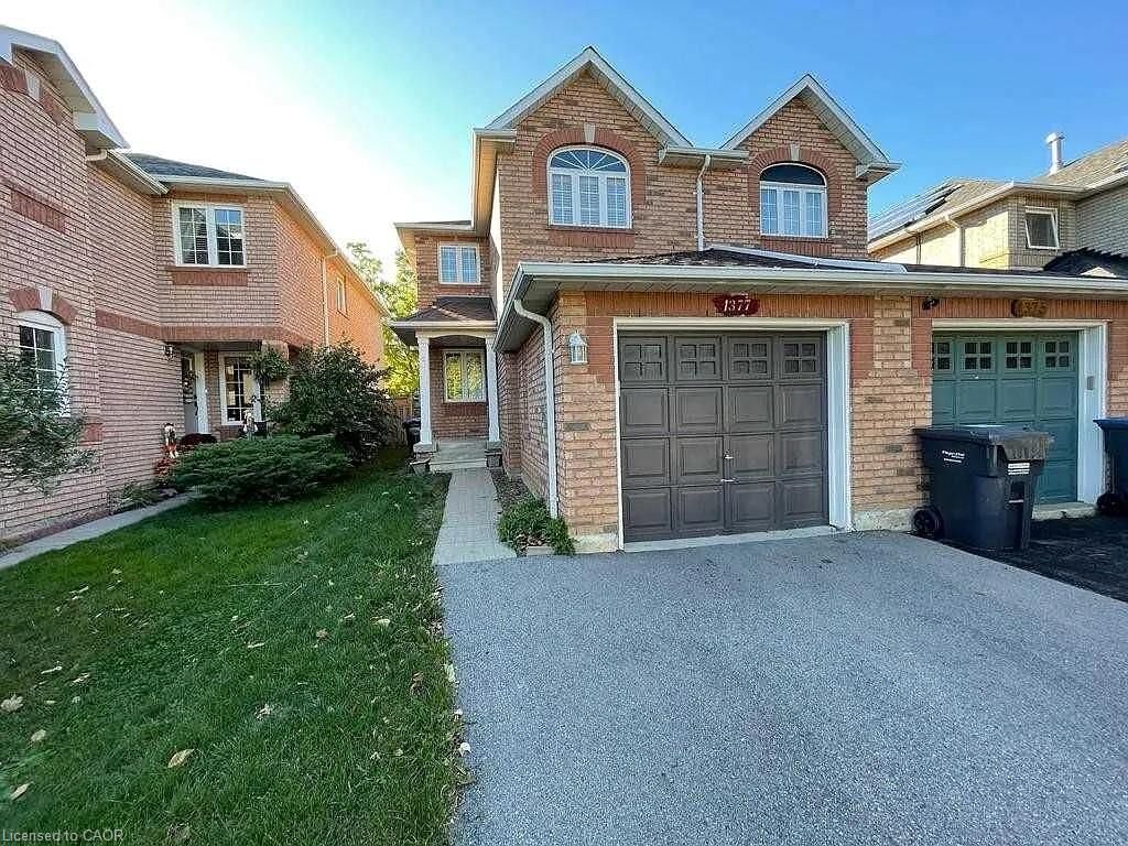 Property Photo: 1377 Inuit Trail ON L5N 7R8