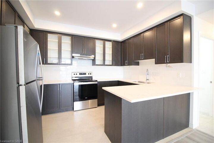 Property Photo:  5 Hamilton Street N 313  ON L8B 2A4 