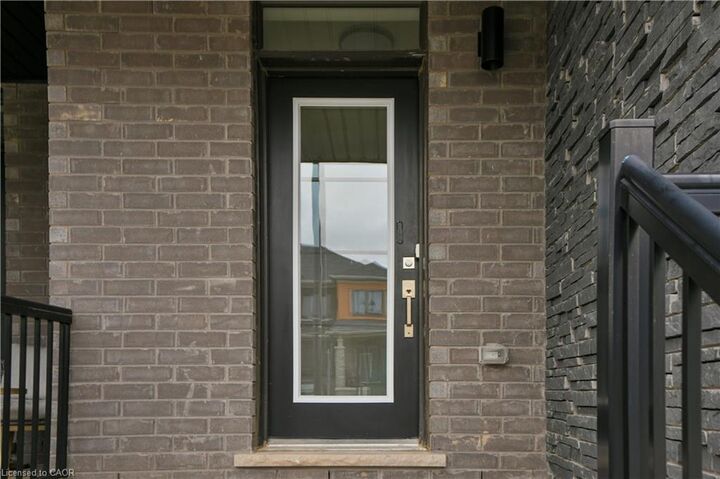 Property Photo:  4 Owl Lane  ON N3W 0G4 