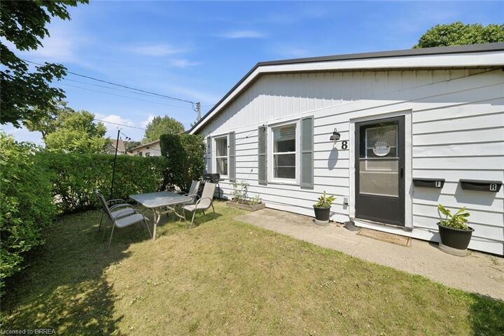 Property Photo: 8 Russell Street ON N3R 1Y7