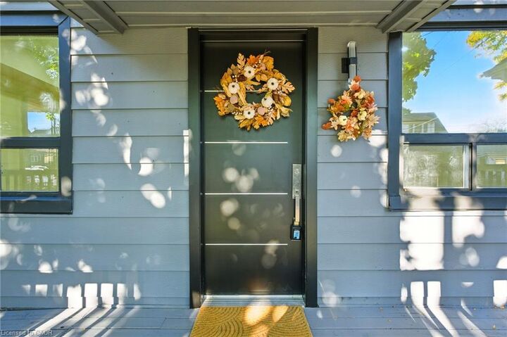Property Photo: 9 Alice Street ON L8H 4R5