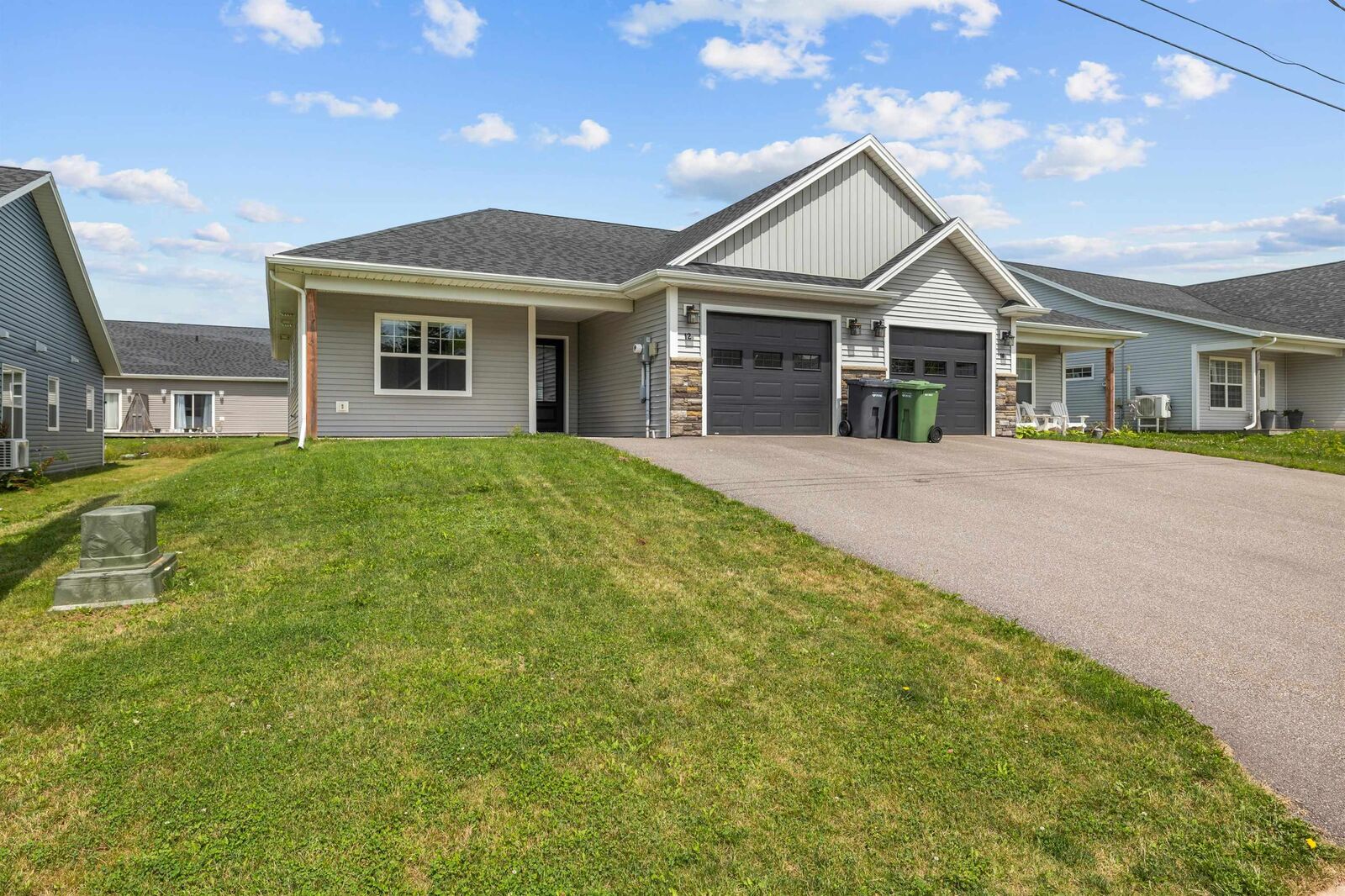Property Photo:  12 Essex Crescent  PE C1E 3P4 