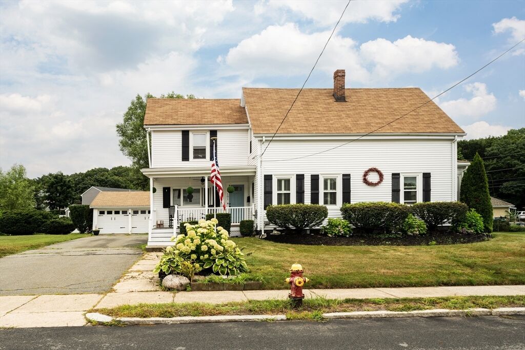 Property Photo:  101 Bartholomew St  MA 01960 