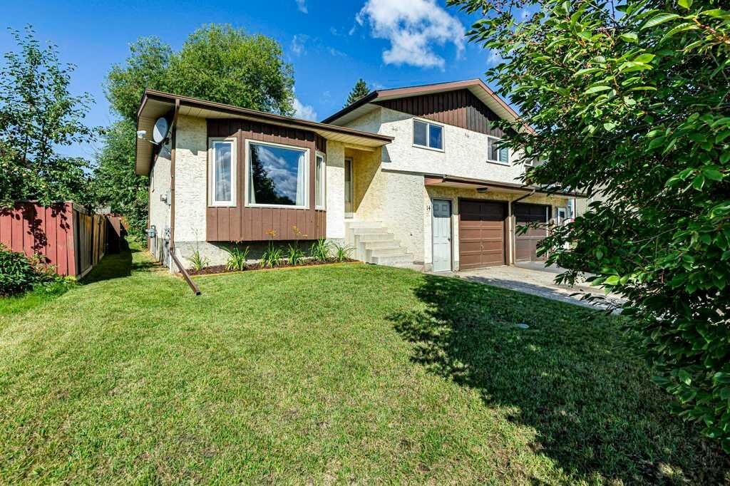 Property Photo: 14 Eagle Road AB T4L 1S2