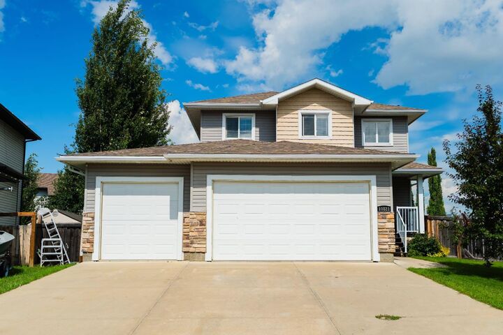 Property Photo: 10821 60A Avenue AB T8W 0H4