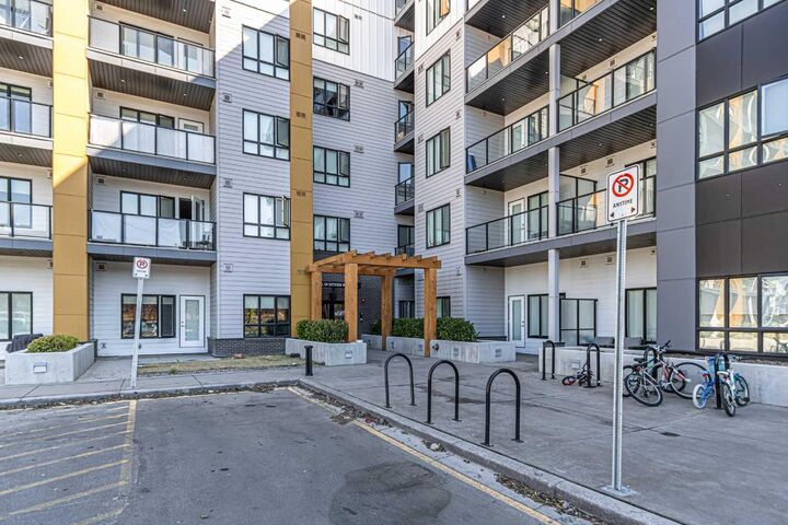 Property Photo:  60 Skyview Ranch Road NE 3122  AB T3N 2J8 