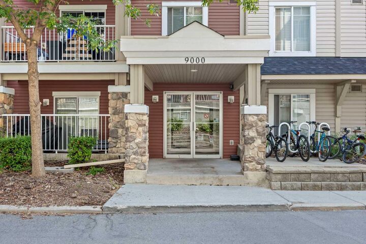 Property Photo:  70 Panamount Drive NW 9216  AB T3K 6G8 