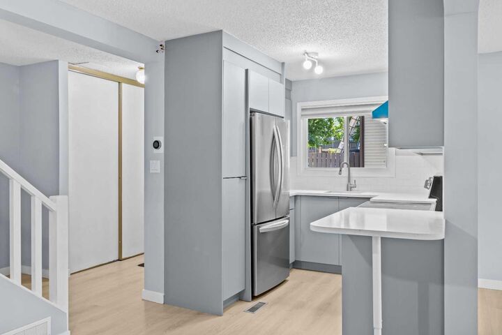 Property Photo: 115 Bergen Road NW 16 AB T3K 1P2