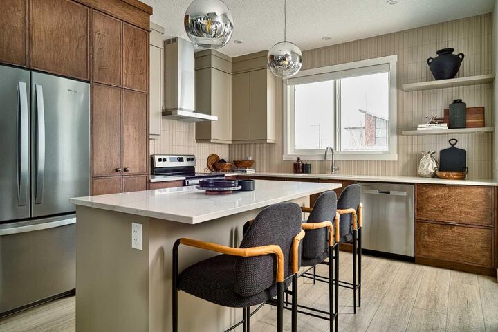 Property Photo: 906 Chinook Winds Meadow SW AB T4B 5P7
