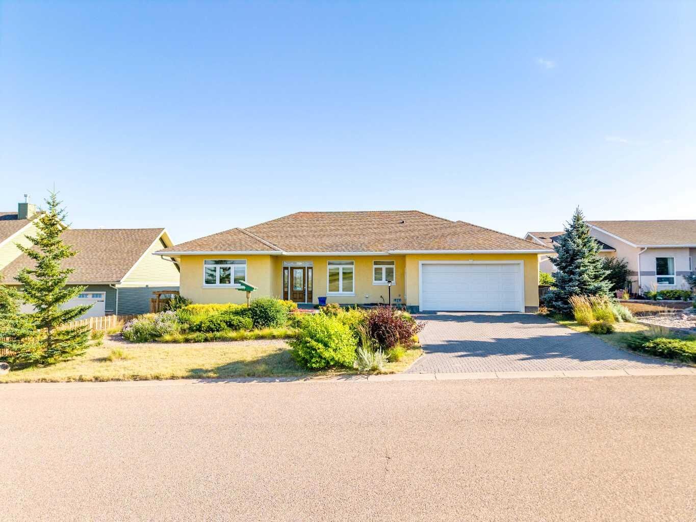 Property Photo: 416 7 Avenue NE AB T0K 1M0