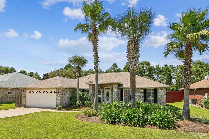 Property Photo: 5397 Keel Dr FL 32507