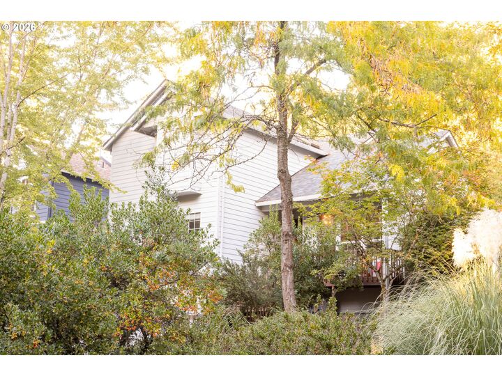 Property Photo:  9436 SW Wood Pkwy  OR 97219 