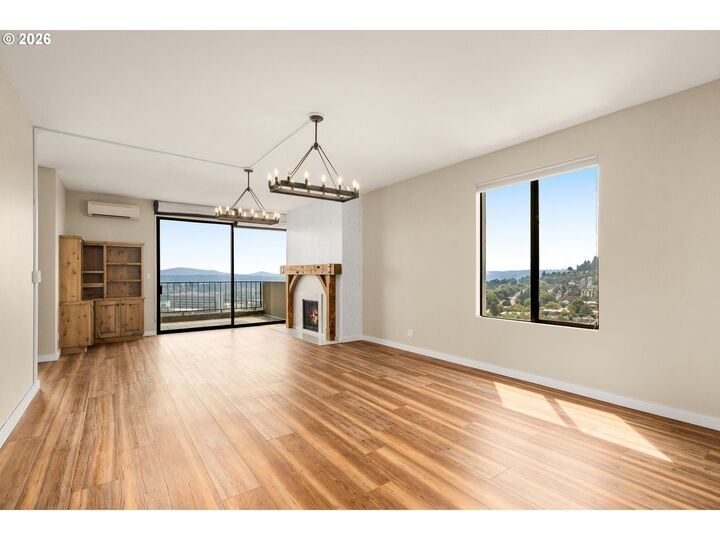 Property Photo:  2221 SW 1st Ave 2424  OR 97201 