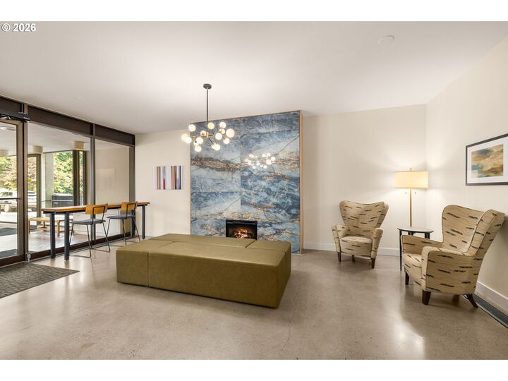 Property Photo:  2221 SW 1st Ave 2424  OR 97201 