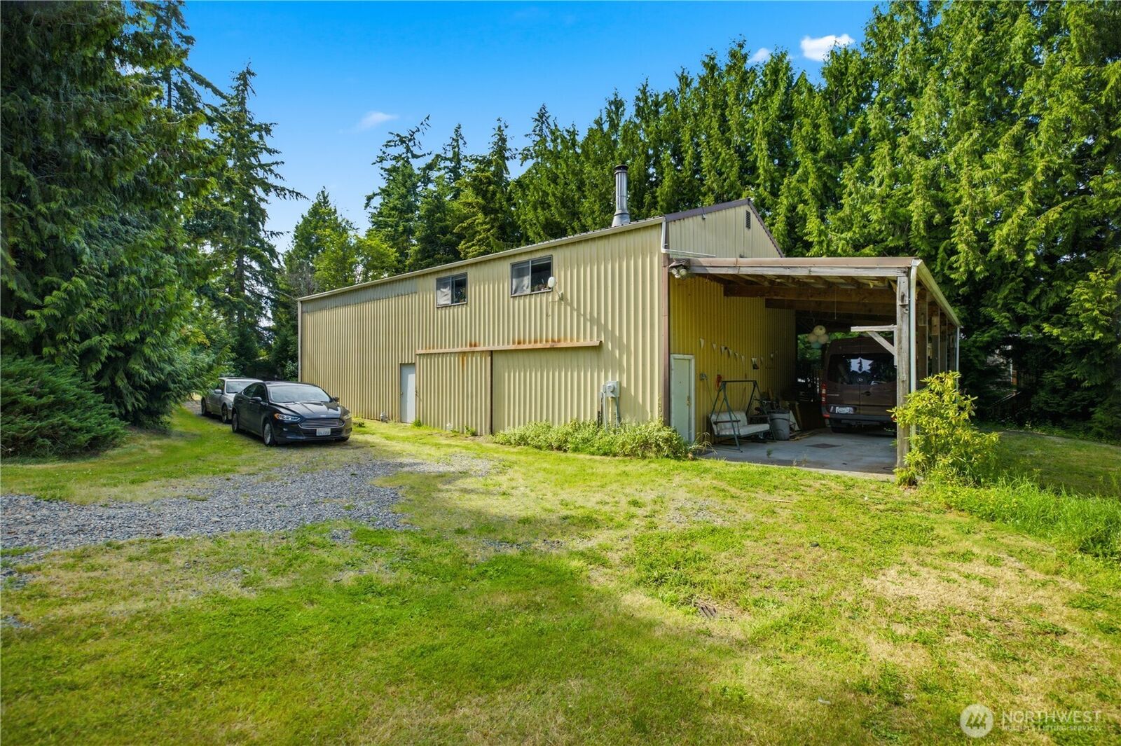 Property Photo:  415  118th Ave E  WA 98372 