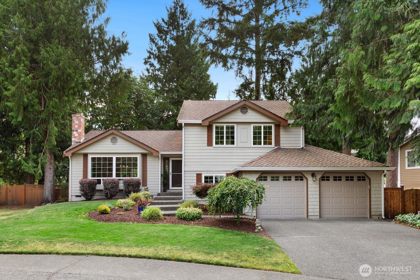 Property Photo: 13708 175th Ct NE WA 98052