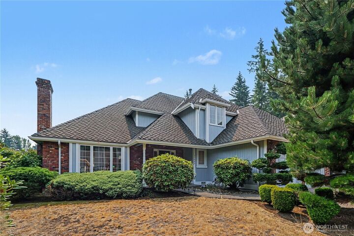 Property Photo:  12645 NE 68th Pl  WA 98033 