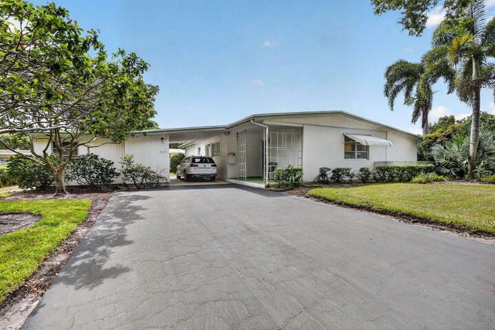 Property Photo:  520 Beachwood Lane  FL 33317 