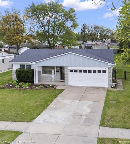 Property Photo:  37010 Calka Drive  MI 48310 