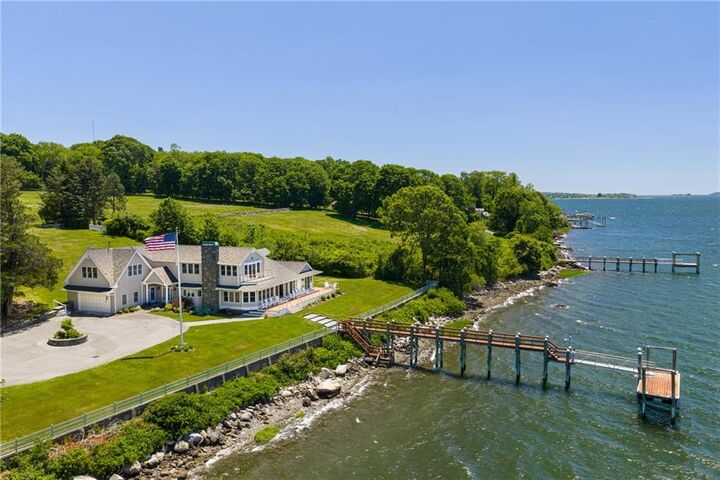 Property Photo:  149 Nanaquaket Road  RI 02878 