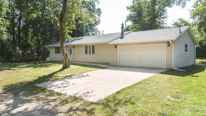 Property Photo:  9115 N John Street  WI 53563 