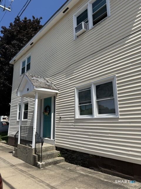 Property Photo:  26 Ward Street  CT 06066 