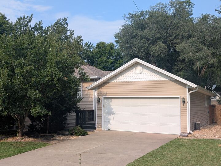 Property Photo: 3737 S Oak Avenue MO 65804