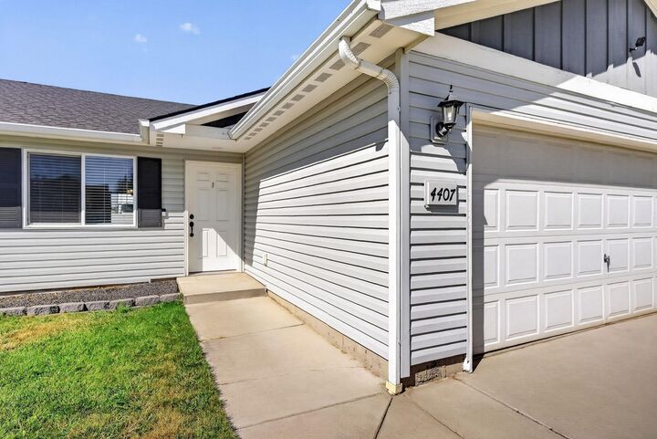 Property Photo: 4407 S Mack Rd WA 99224