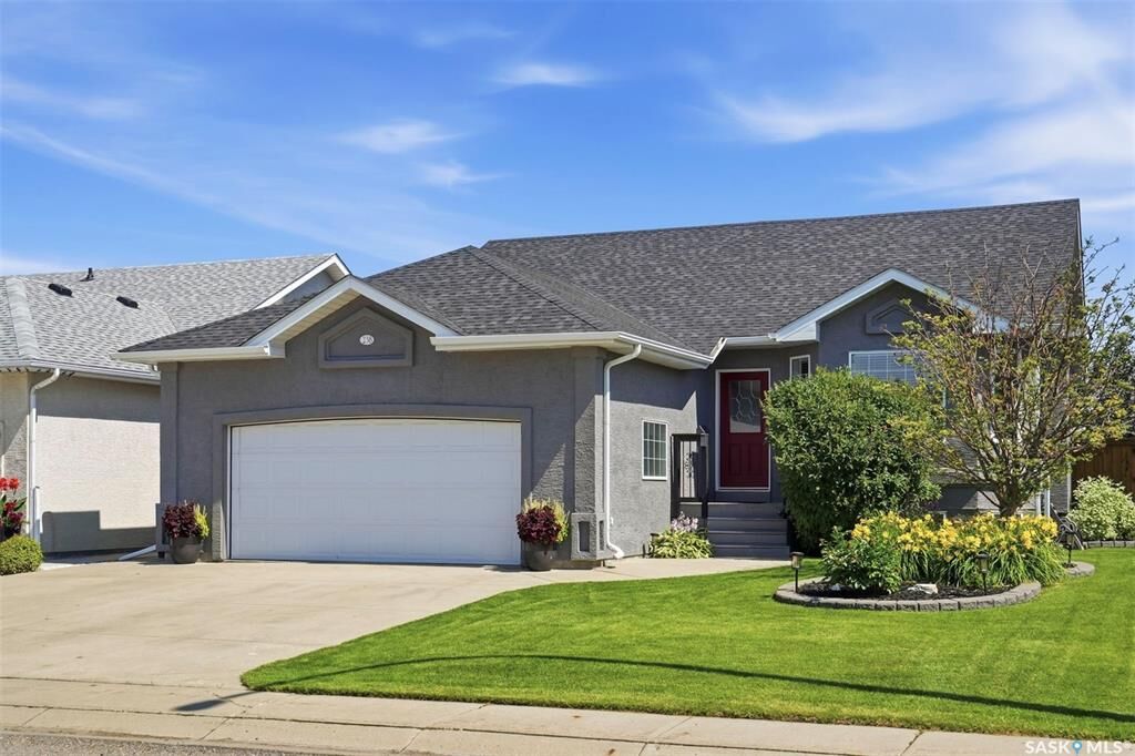Property Photo: 238 Beechmont Crescent SK S7V 1C8