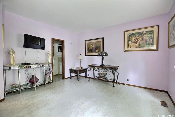 Property Photo:  2153 Elliott Street  SK S4N 3H1 
