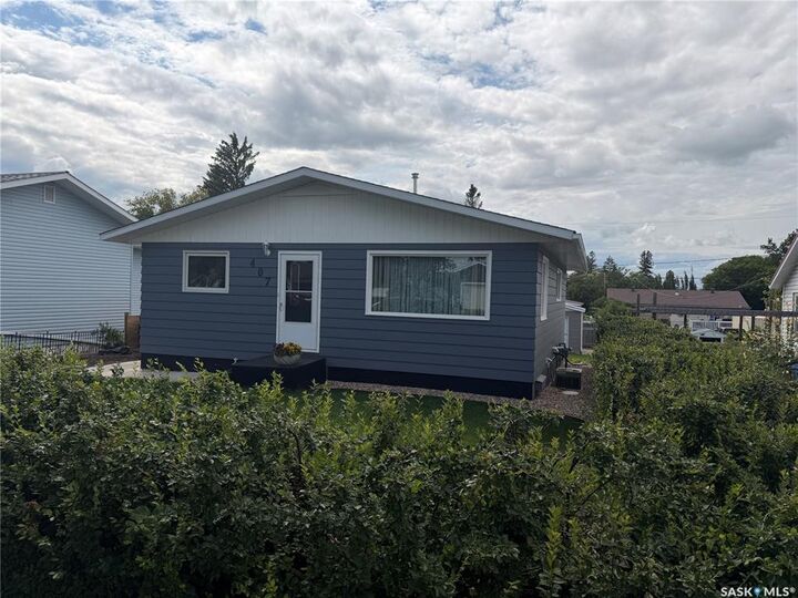 Property Photo: 407 5th Street E SK S0A 4T0
