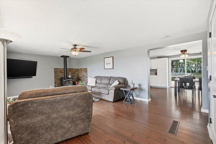 Property Photo: 42122 Rosewood Road IA 51521