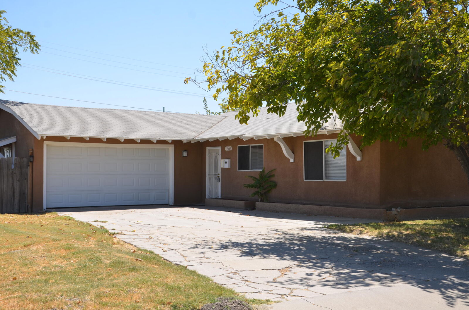 Property Photo:  19663 Royal Lane  CA 93245 