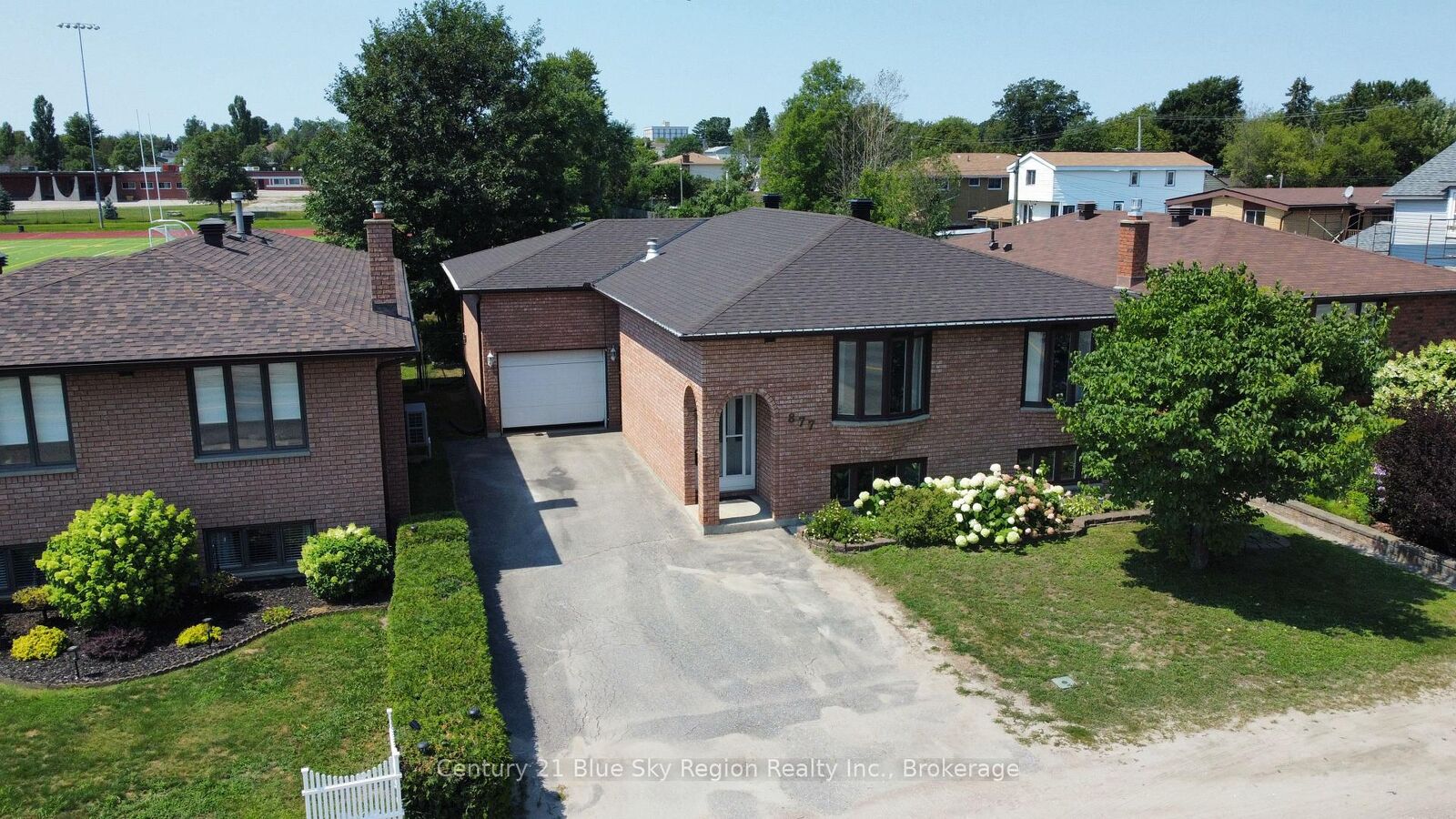 Photo de la propriété: 877 O'Brien Street ON P1B 5W9