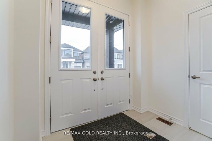 Property Photo: 26 Del Grappa Street ON L7C 4L1