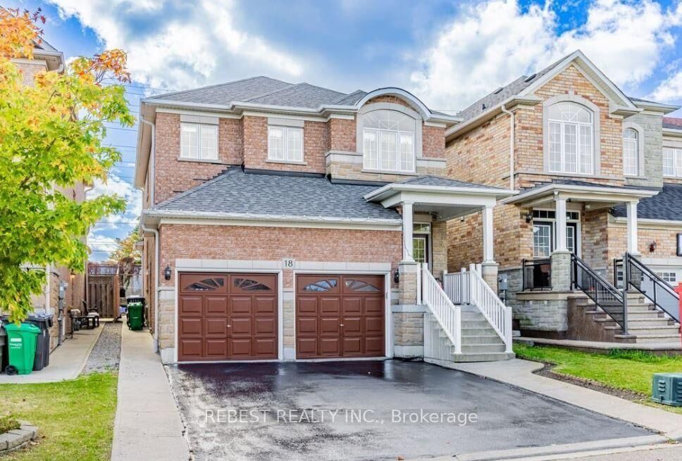 Property Photo: 18 Village Lake Crescent ON L6S 6K2