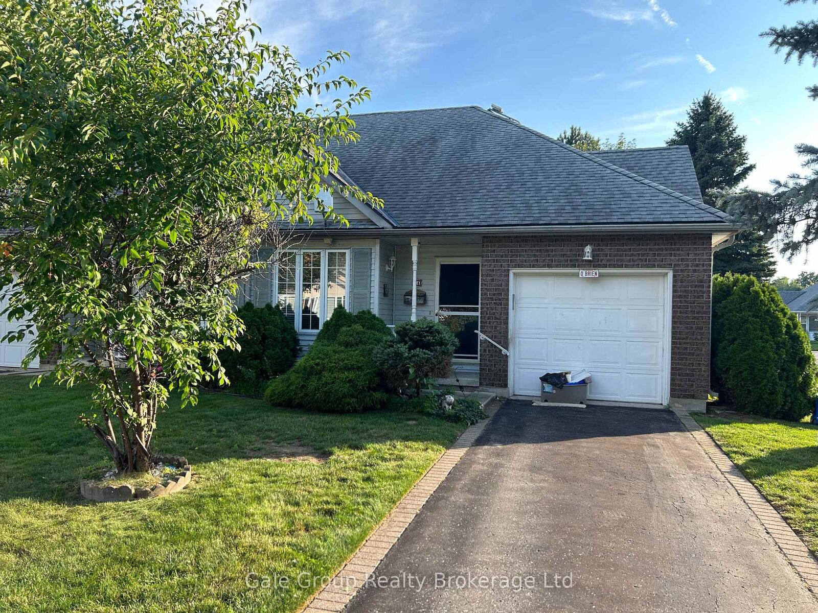 Property Photo:  44 Jackson Court  ON N4G 5R4 