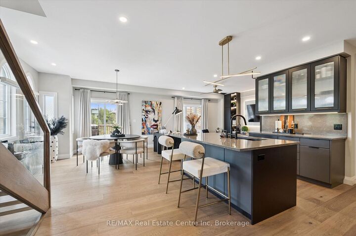 3 Queensbrook Crescent — photo 1