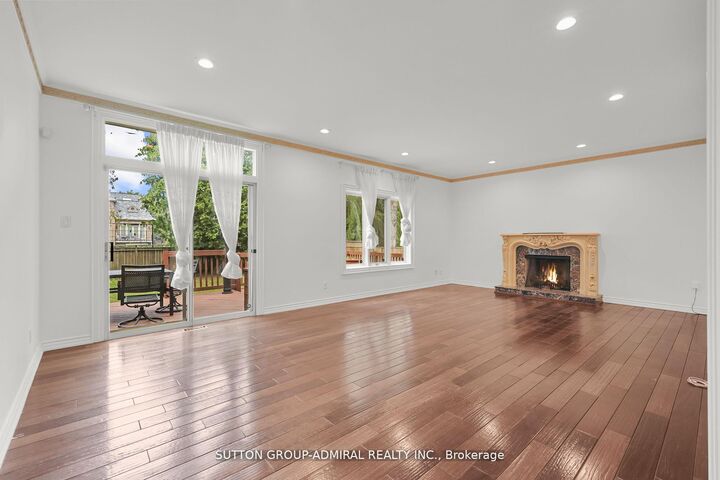 Property Photo: 48 Berkindale Drive ON M2L 1Z8