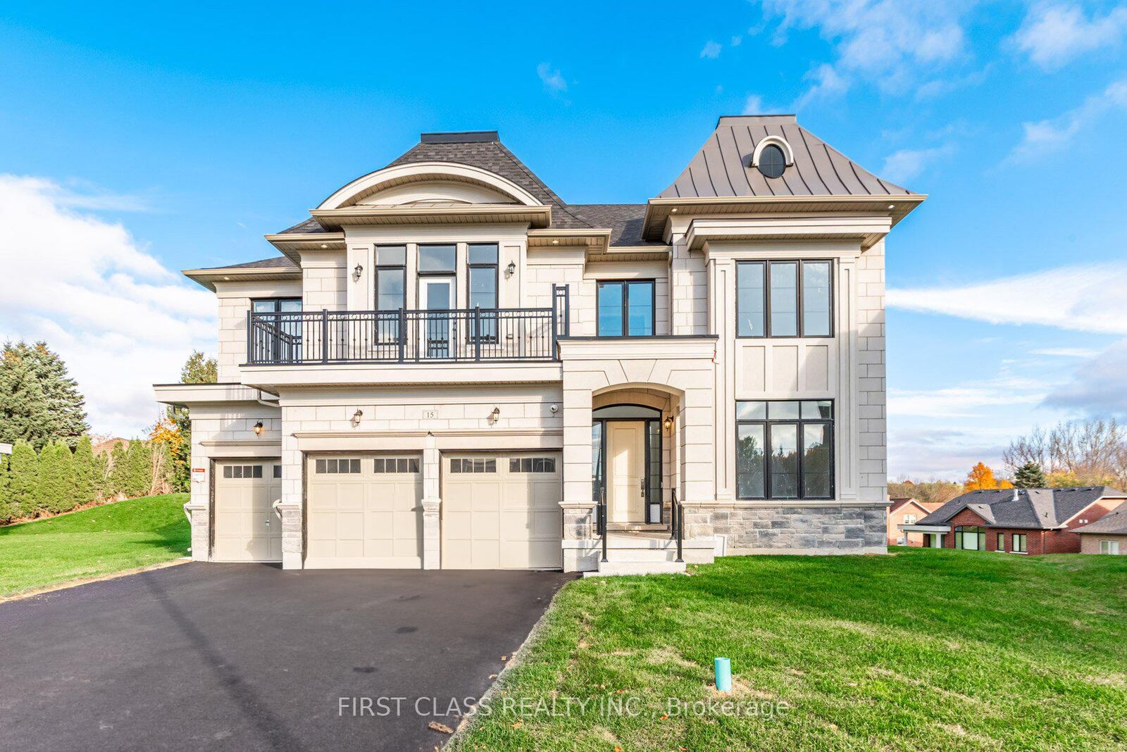 Property Photo:  15 Kenneth Campbell Court  ON L4G 5Z4 