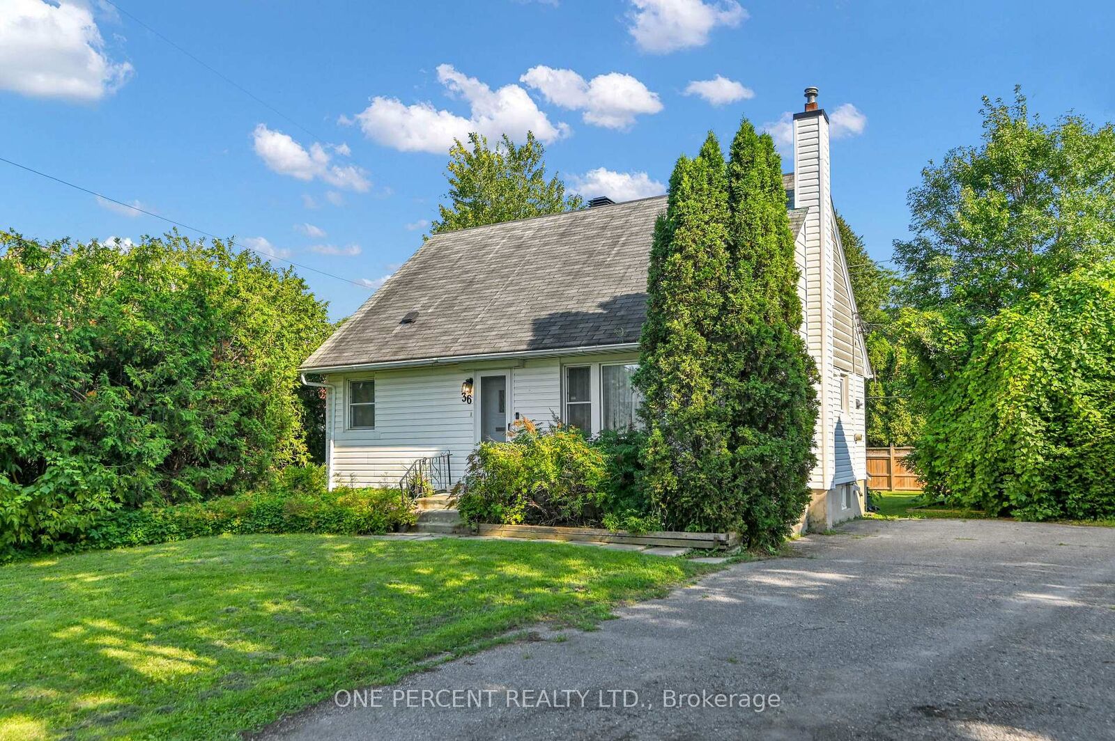 Property Photo:  36 Argue Drive  ON K2E 6S1 