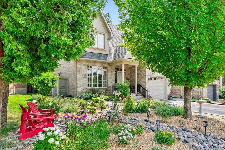 Property Photo: 85 Park Street W ON L5H 1L2