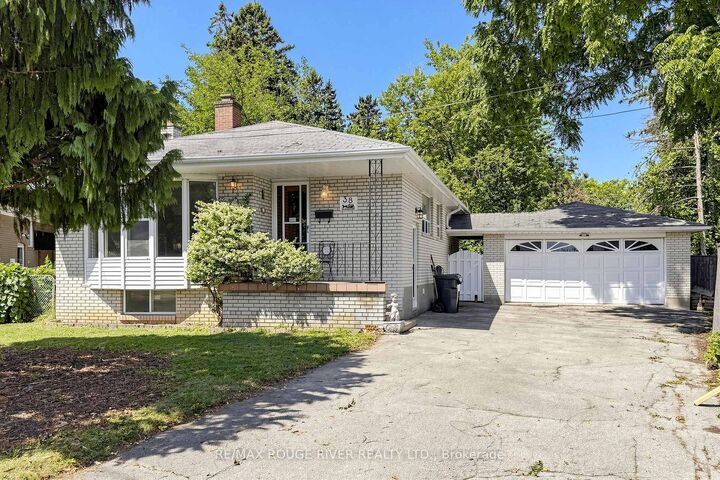 Property Photo: 38 Lombardy Crescent ON M1K 4N8