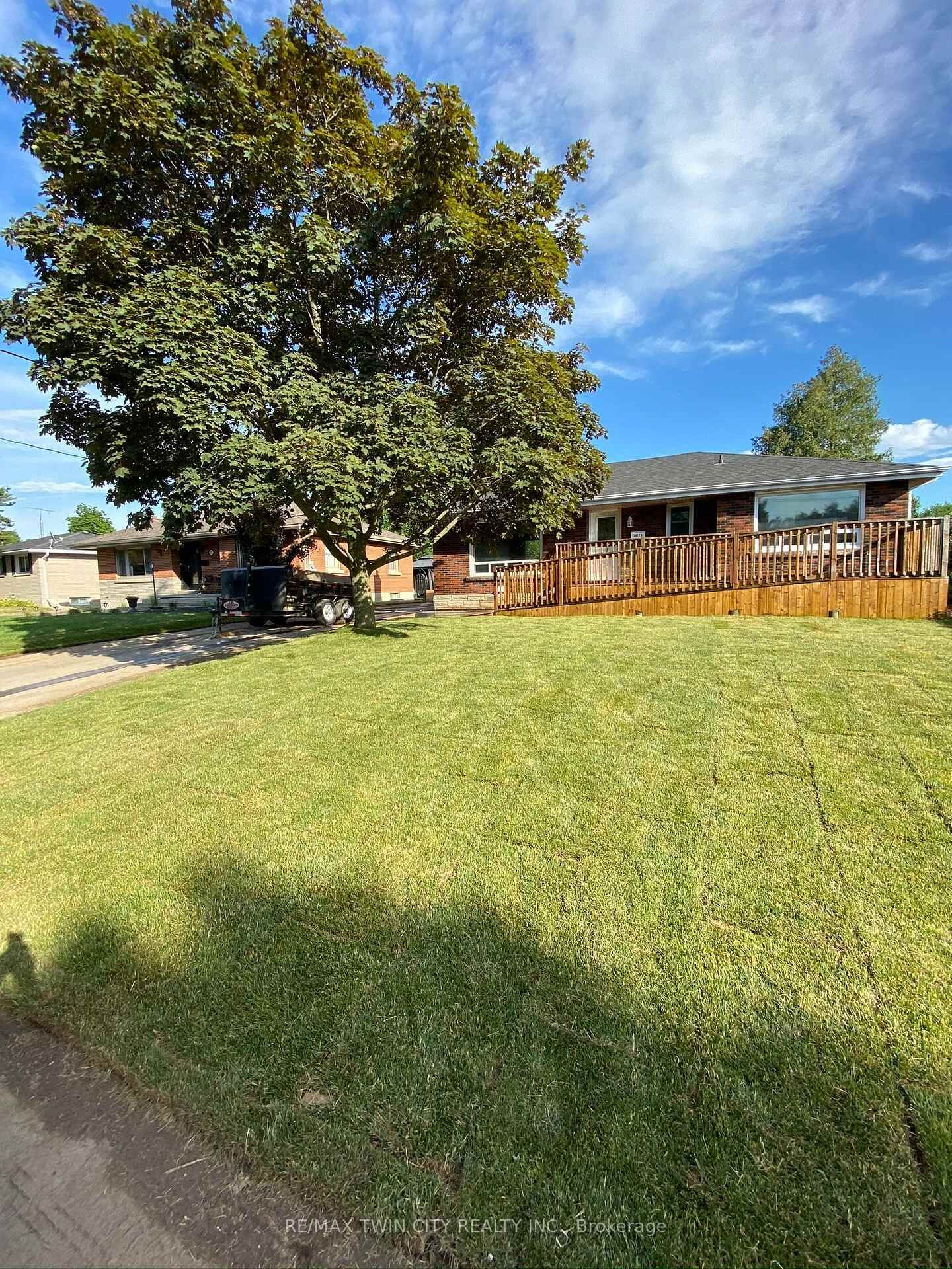 Property Photo:  25 Hickery Place Main Floor  ON N3S 3C7 