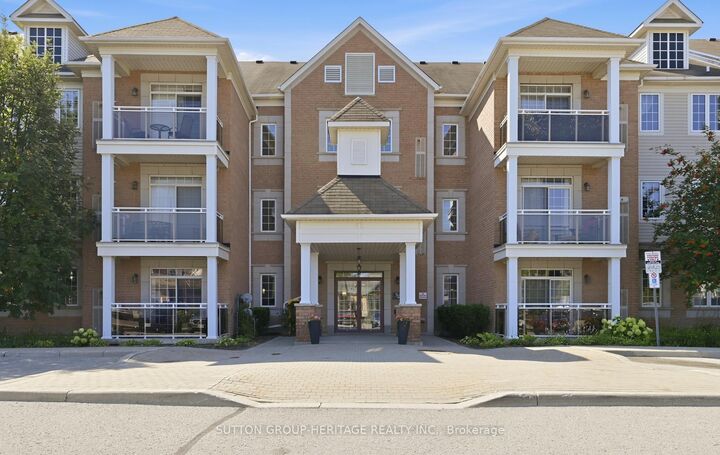 Photo de la propriété:  54 Harvey Johnston Way 320  ON L1M 0J7 