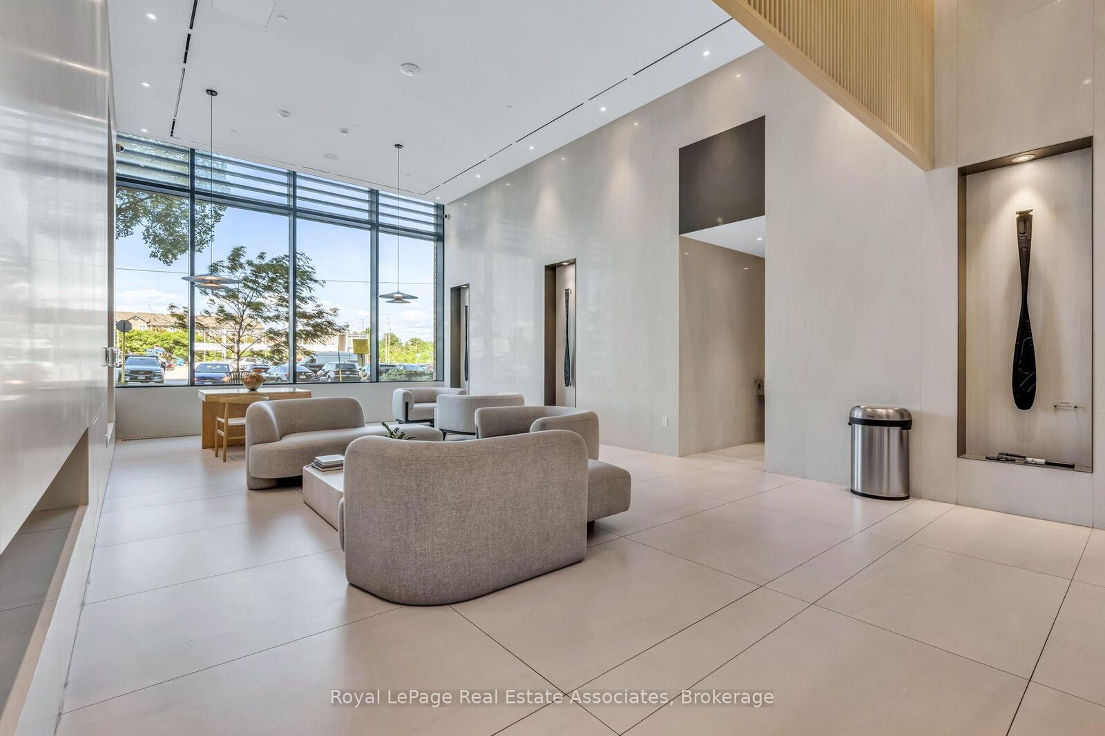 Property Photo:  28 Ann Street 414  ON L5G 0E1 
