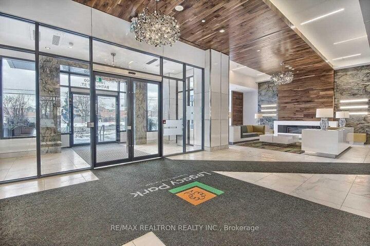 Property Photo:  7890 Bathurst Street 912  ON L4J 7Y3 