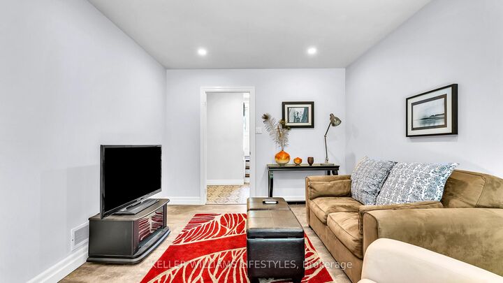 Property Photo:  900 Pond View Road 72  ON N5Z 4L7 