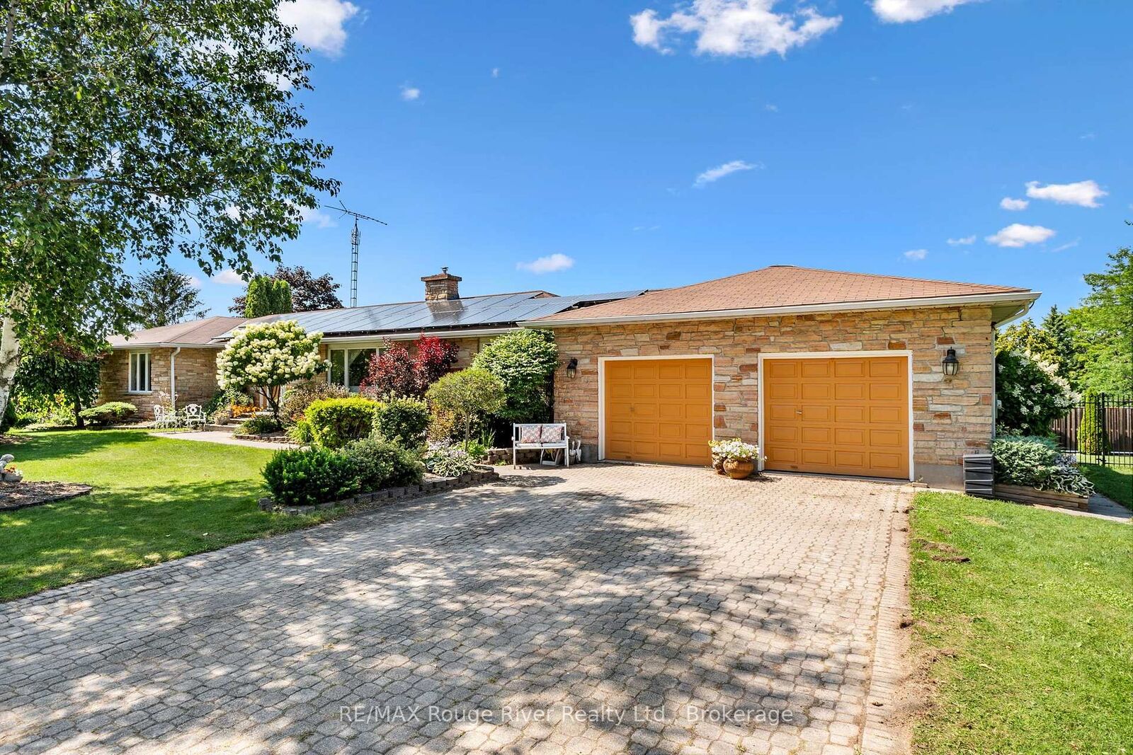 Property Photo: 41 Stoneridge Road ON K9A 0Y3